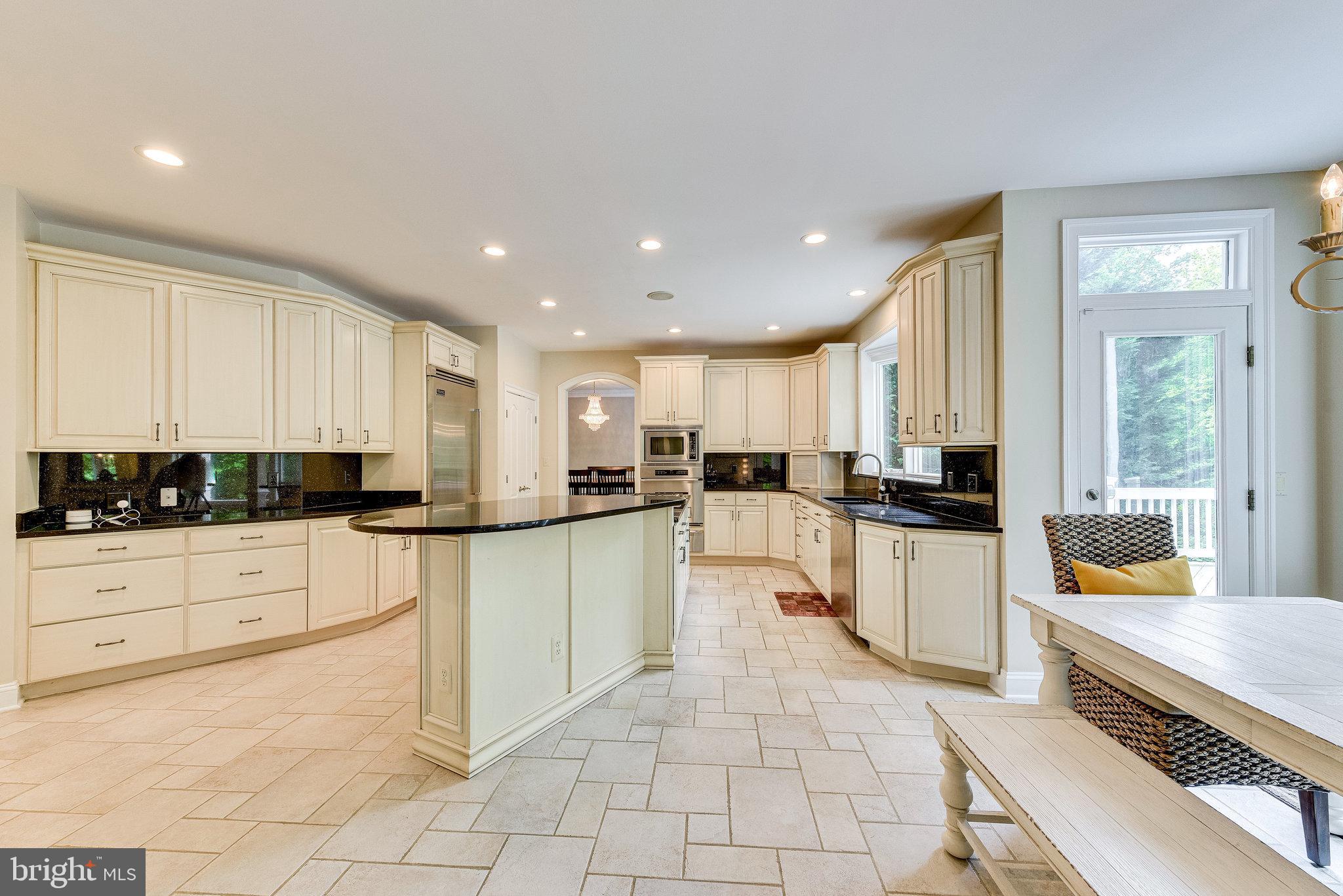 WAPLES CREST - Residential