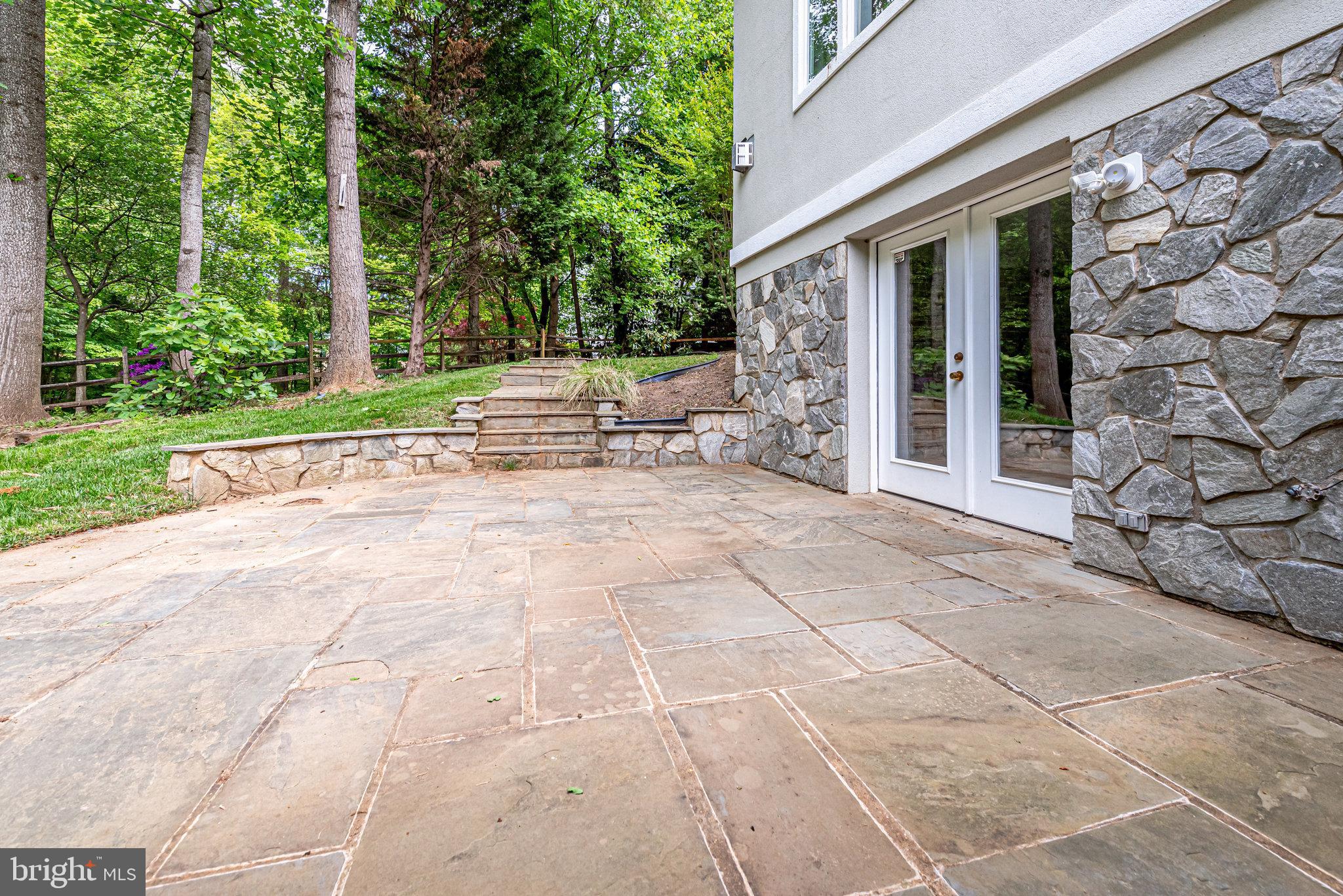 WAPLES CREST - Residential