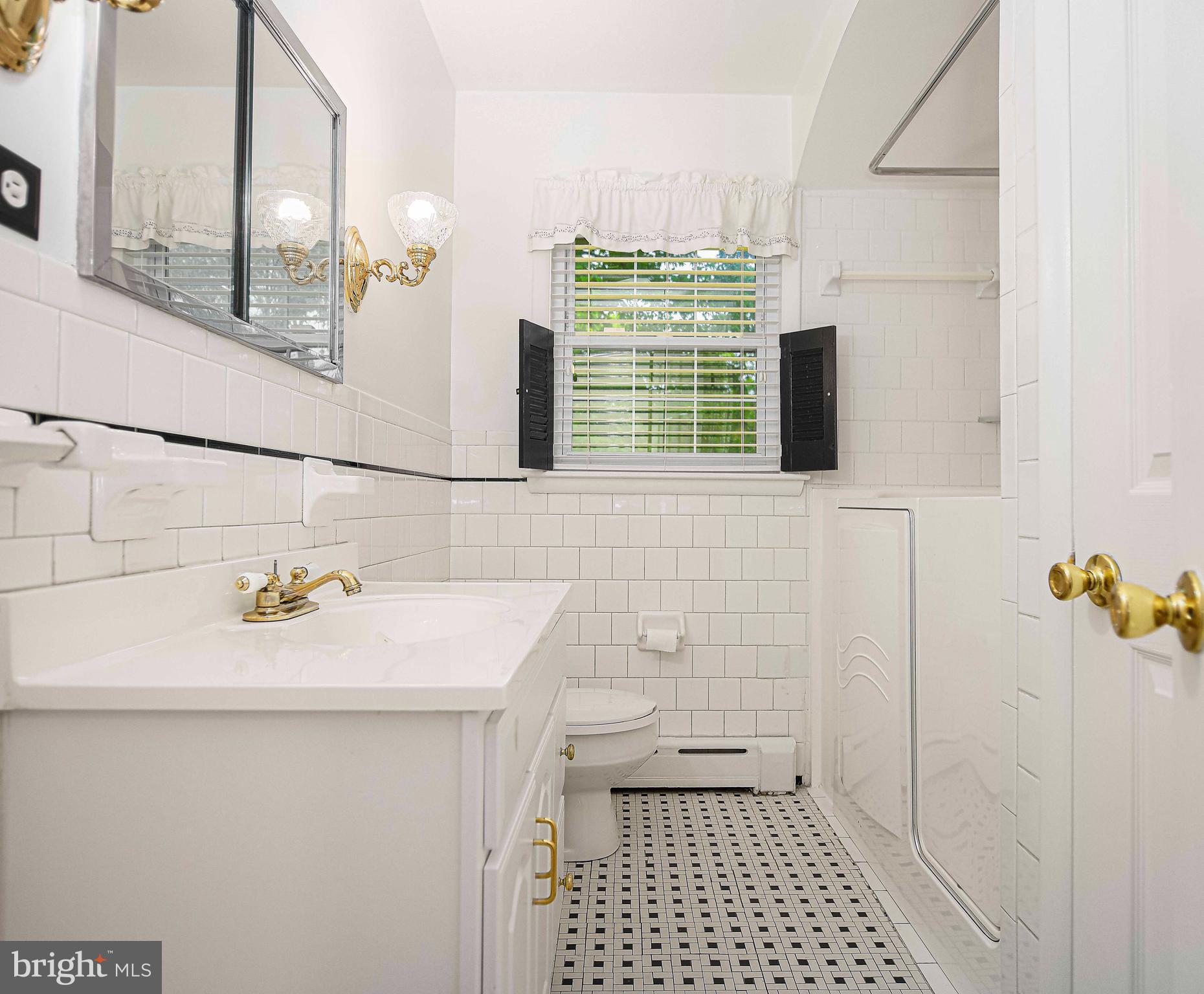 PERRY HALL - Residential