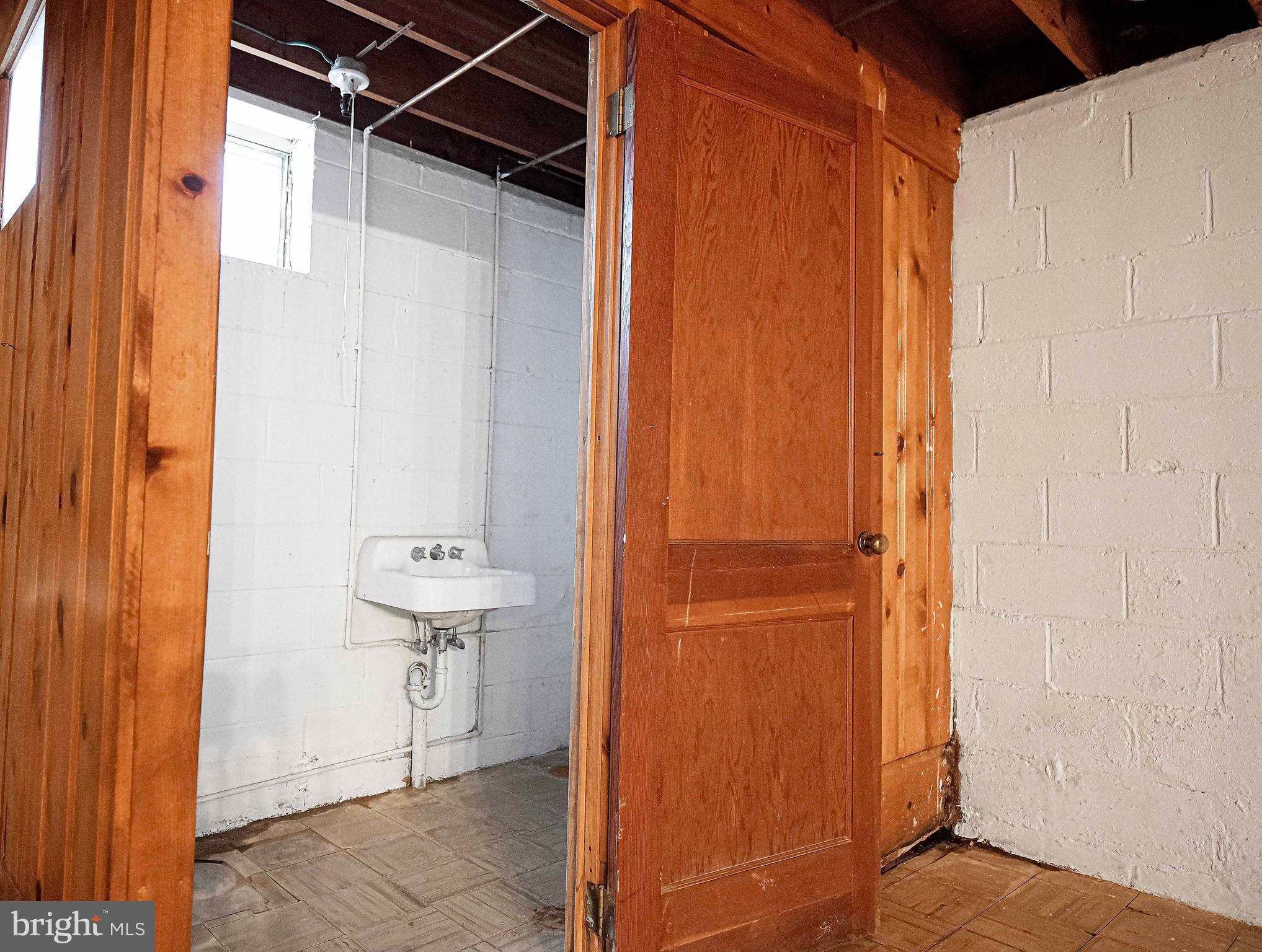 PERRY HALL - Residential