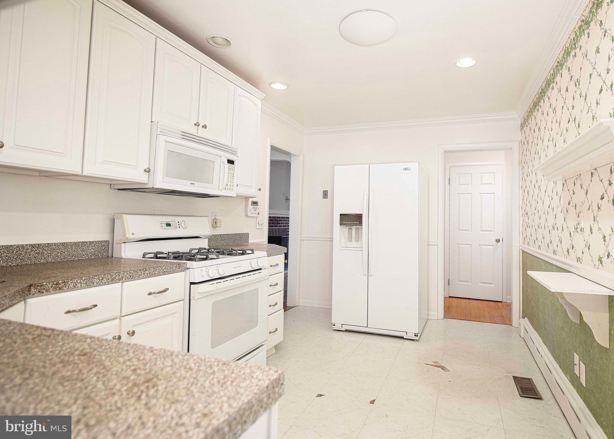 PERRY HALL - Residential