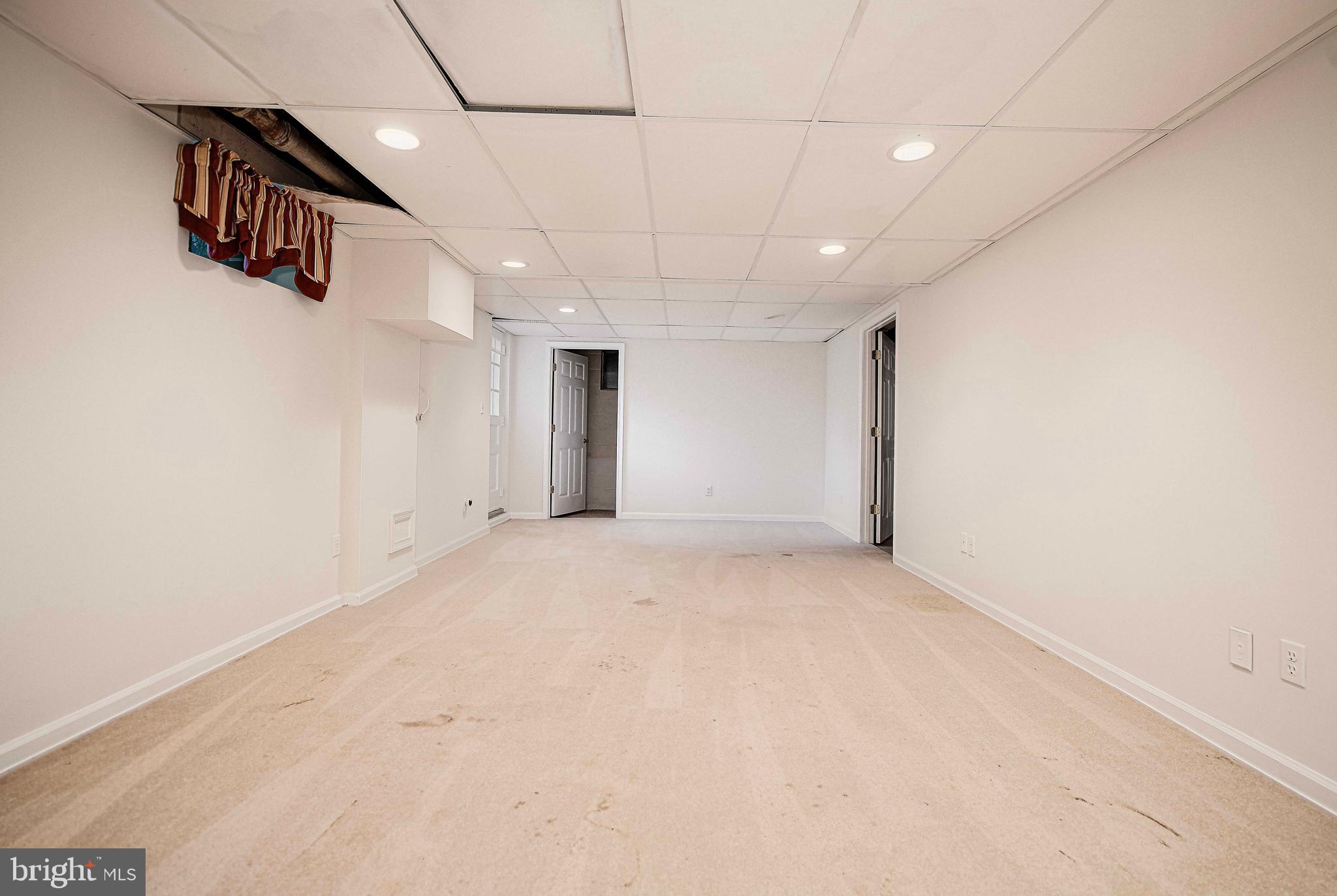 PERRY HALL - Residential