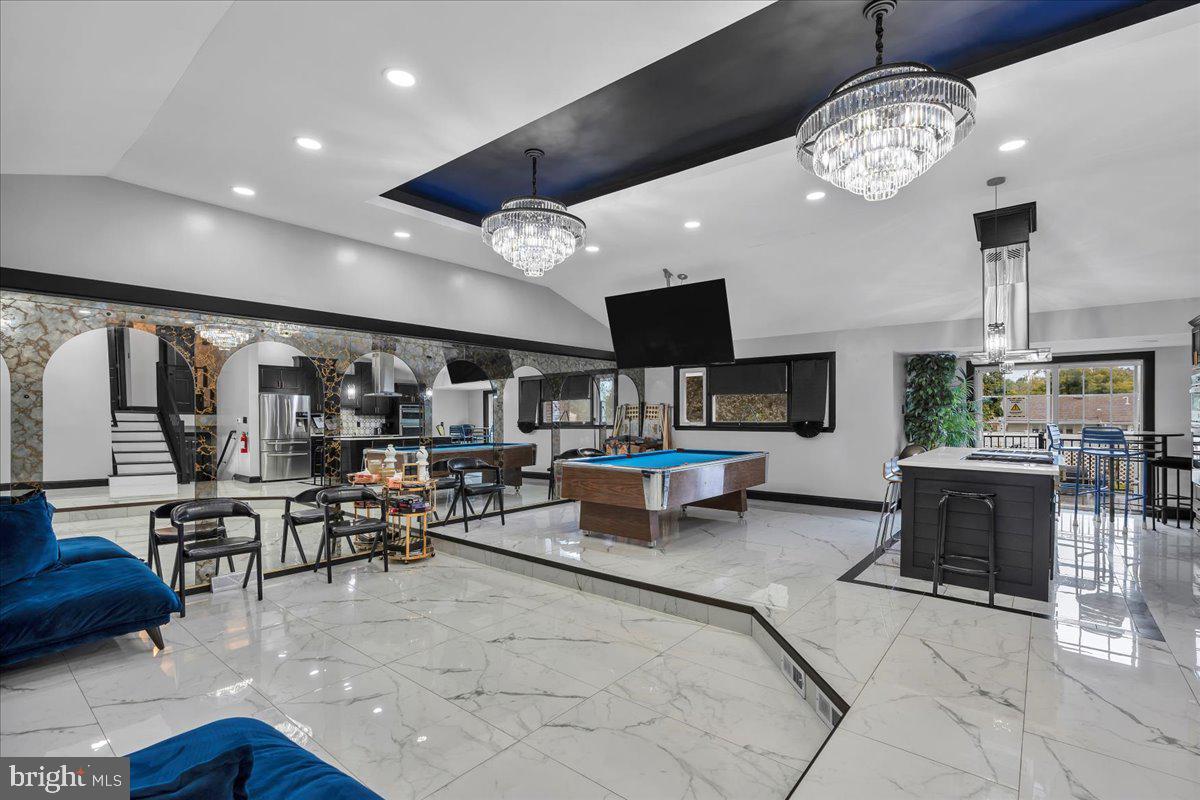 425 SARATOGA DRIVE