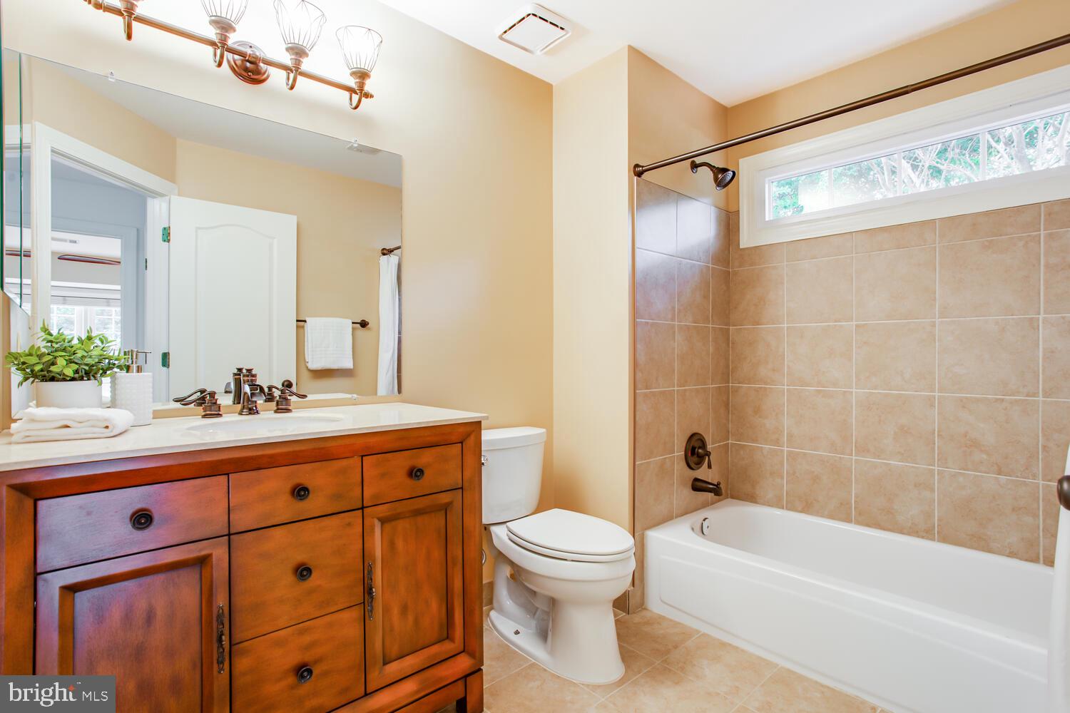 QUAKER HILL - Residential