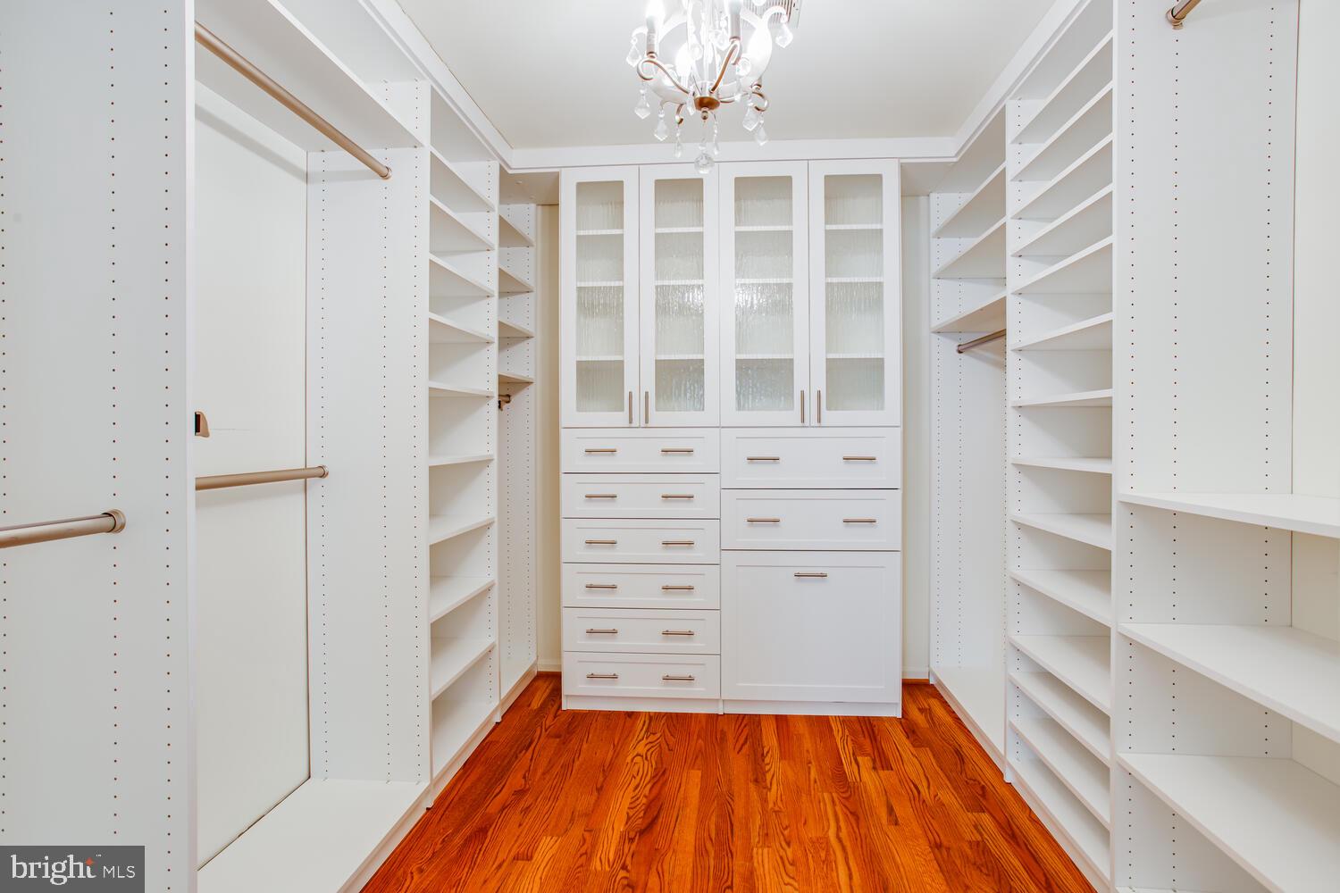 QUAKER HILL - Residential