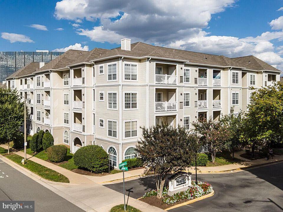 PALAZZO AT PARK CENTER - Residential Lease