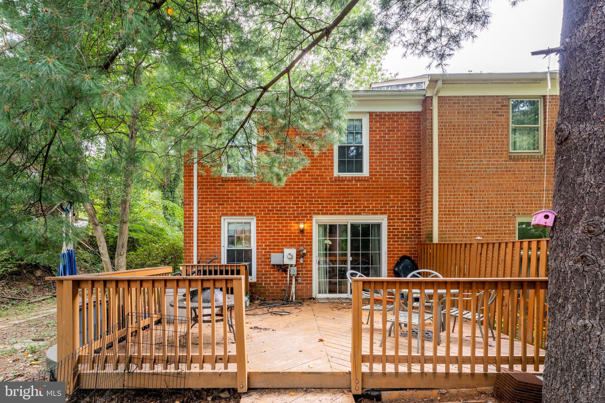 2305 HORSEFERRY COURT