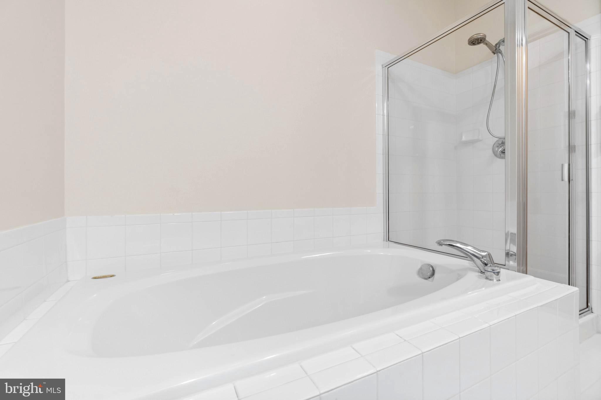 THE VILLAS OF ROCK OAK - Residential