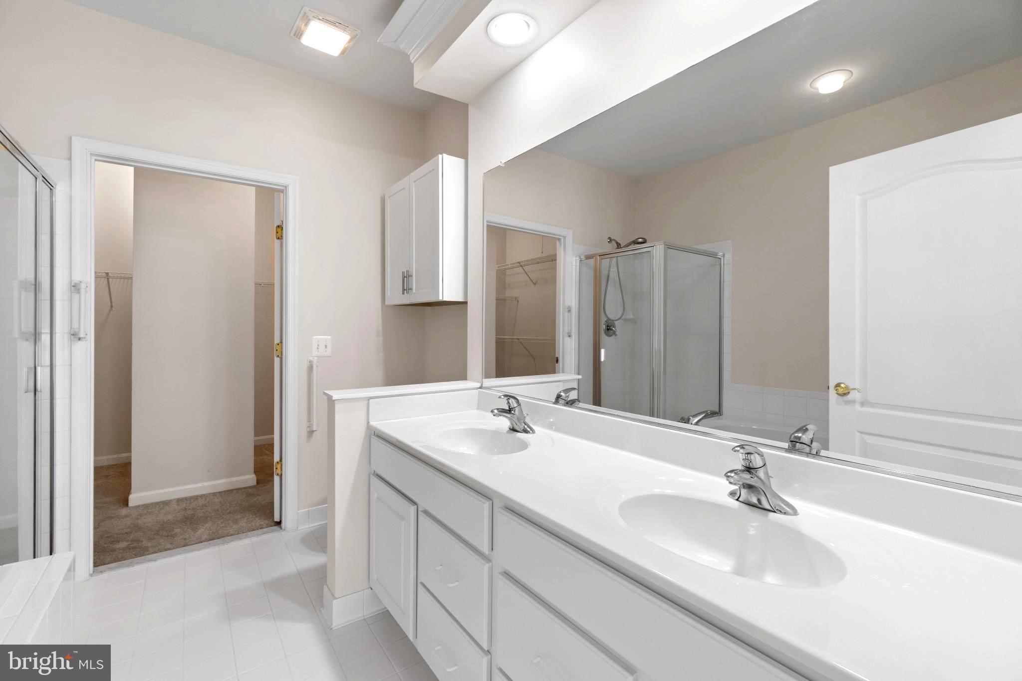 THE VILLAS OF ROCK OAK - Residential