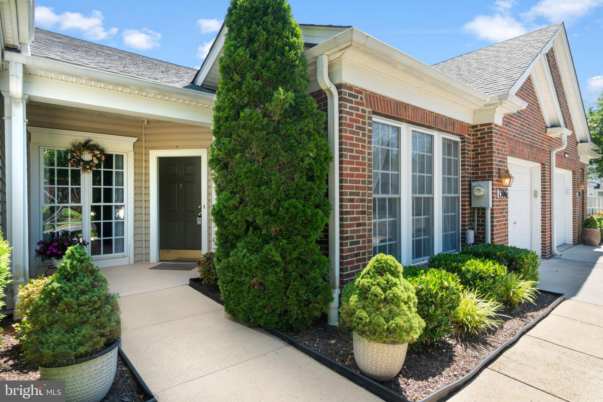 THE VILLAS OF ROCK OAK - Residential