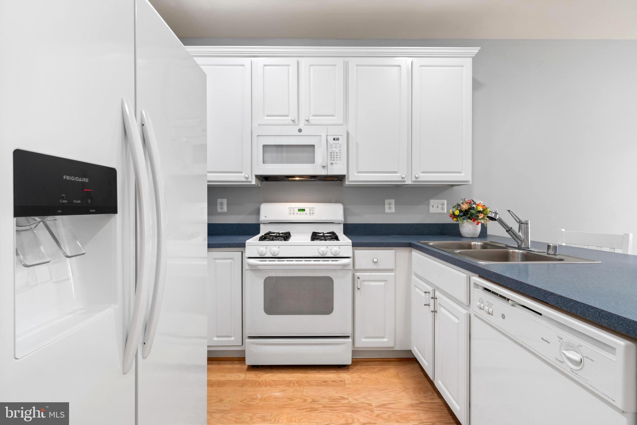 THE VILLAS OF ROCK OAK - Residential