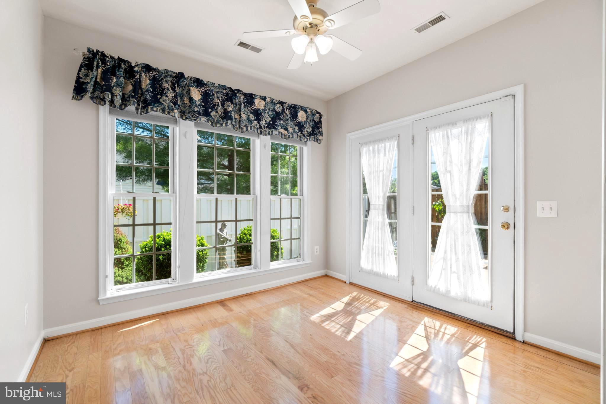 THE VILLAS OF ROCK OAK - Residential