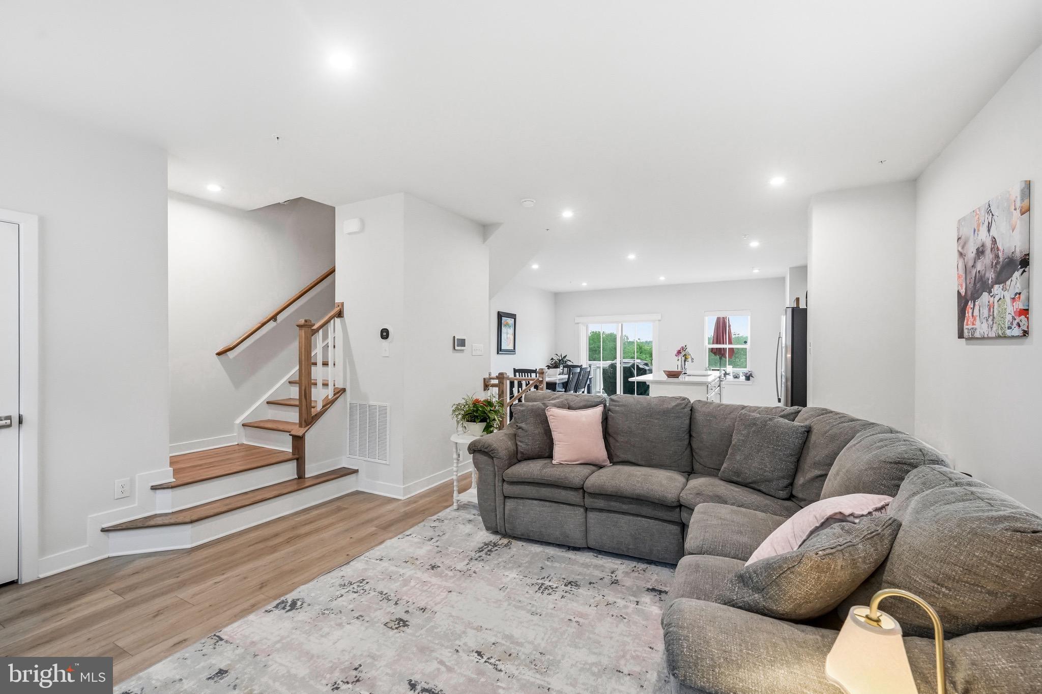 MAPLEVIEW - Residential
