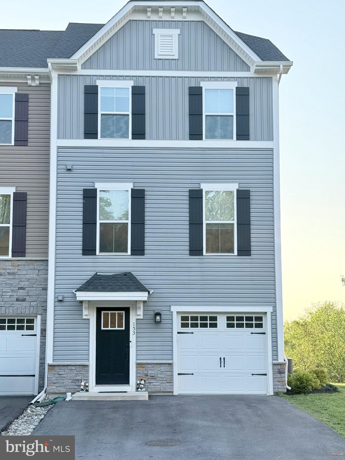 MAPLEVIEW - Residential