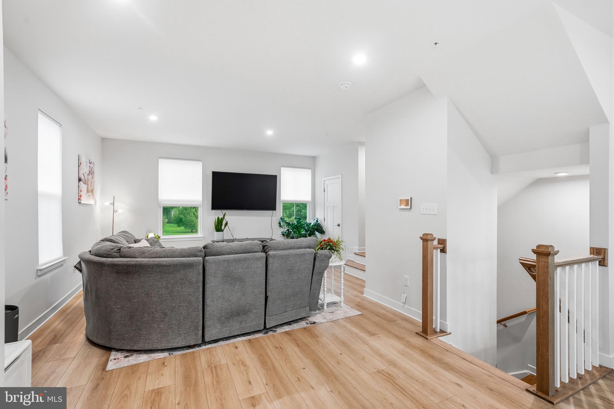 MAPLEVIEW - Residential