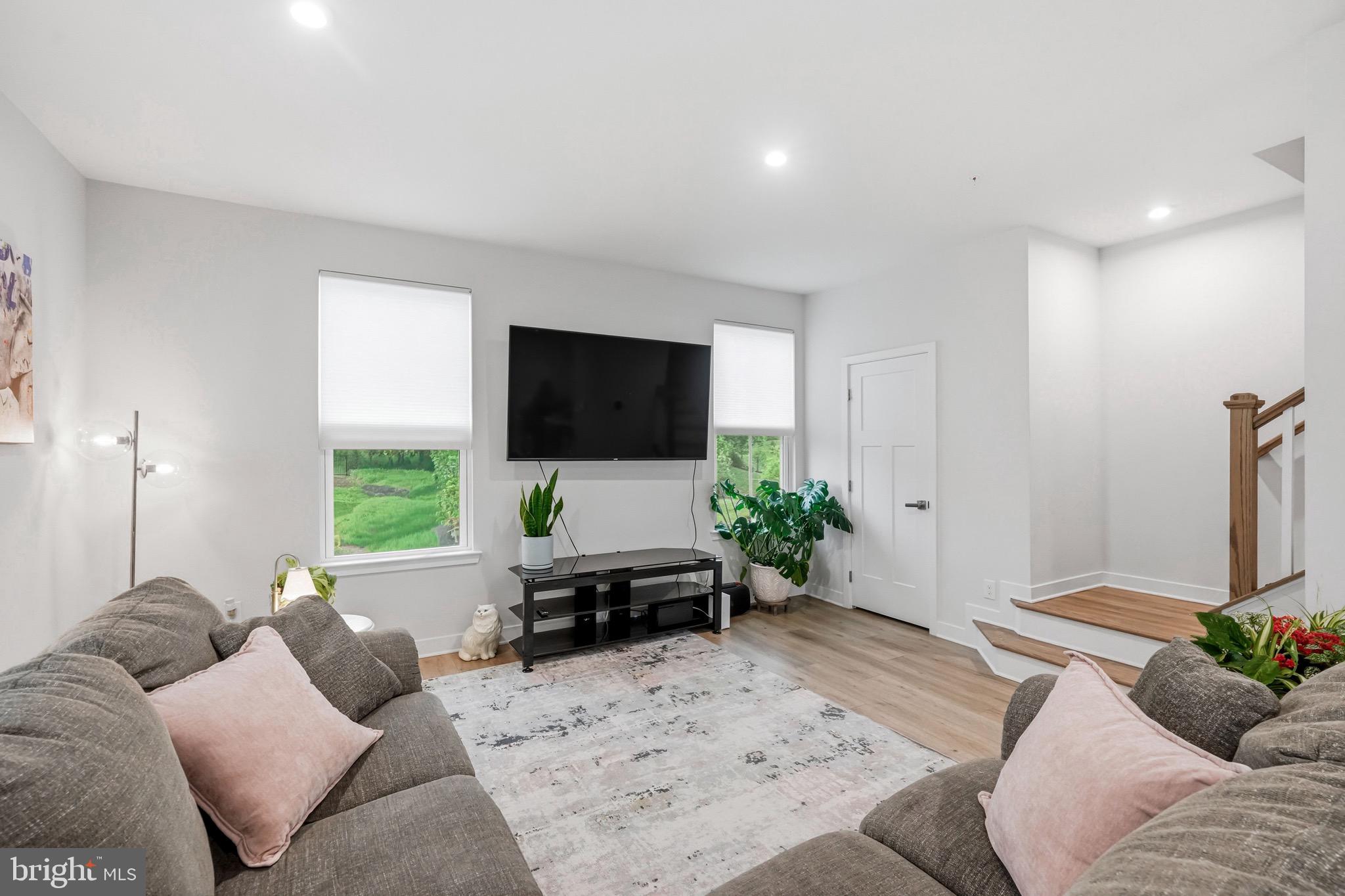 MAPLEVIEW - Residential
