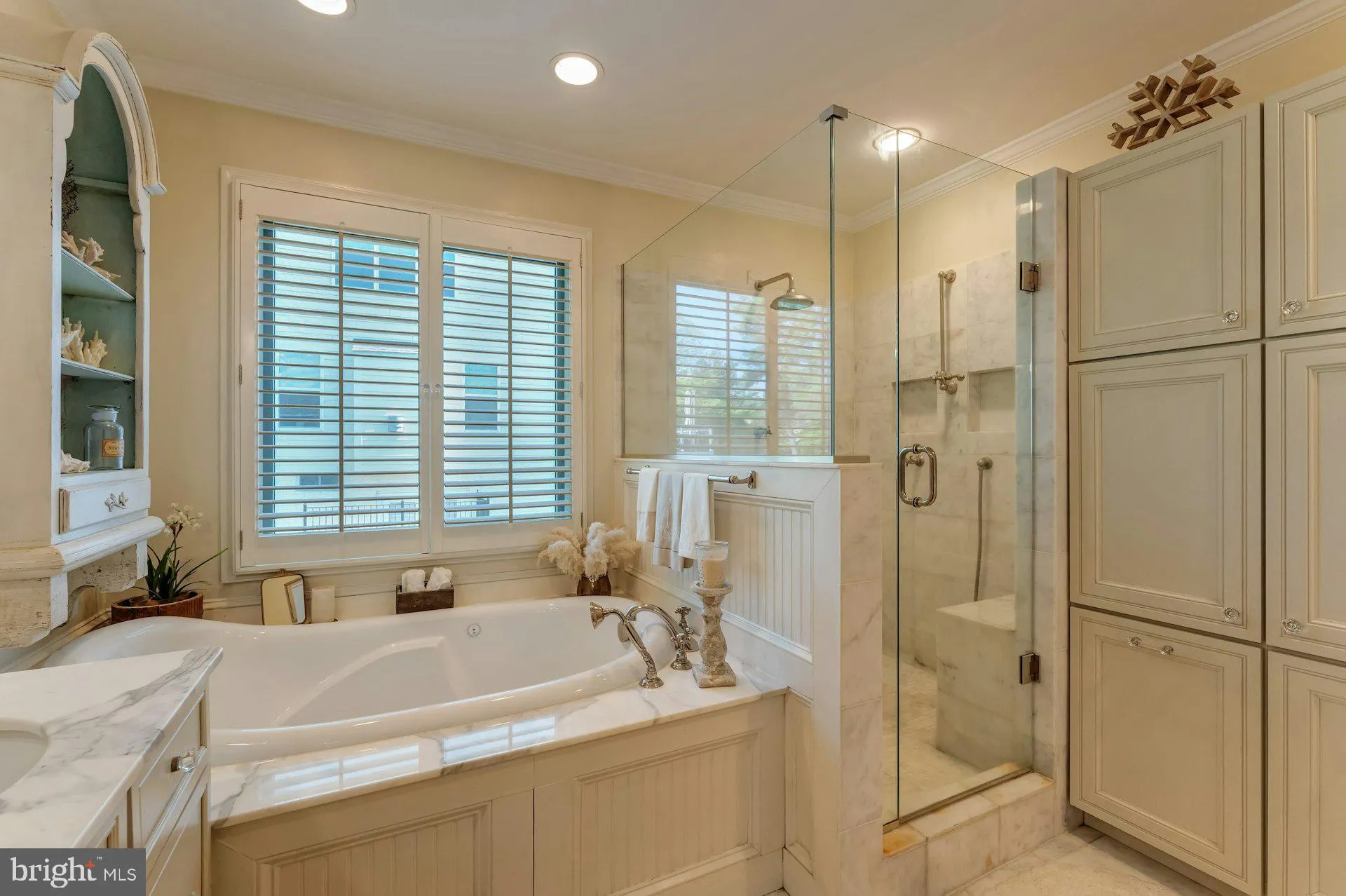 Vienna, Virginia 22181, United States, 5 Bedrooms Bedrooms, ,5 BathroomsBathrooms,Residential,Active,117031