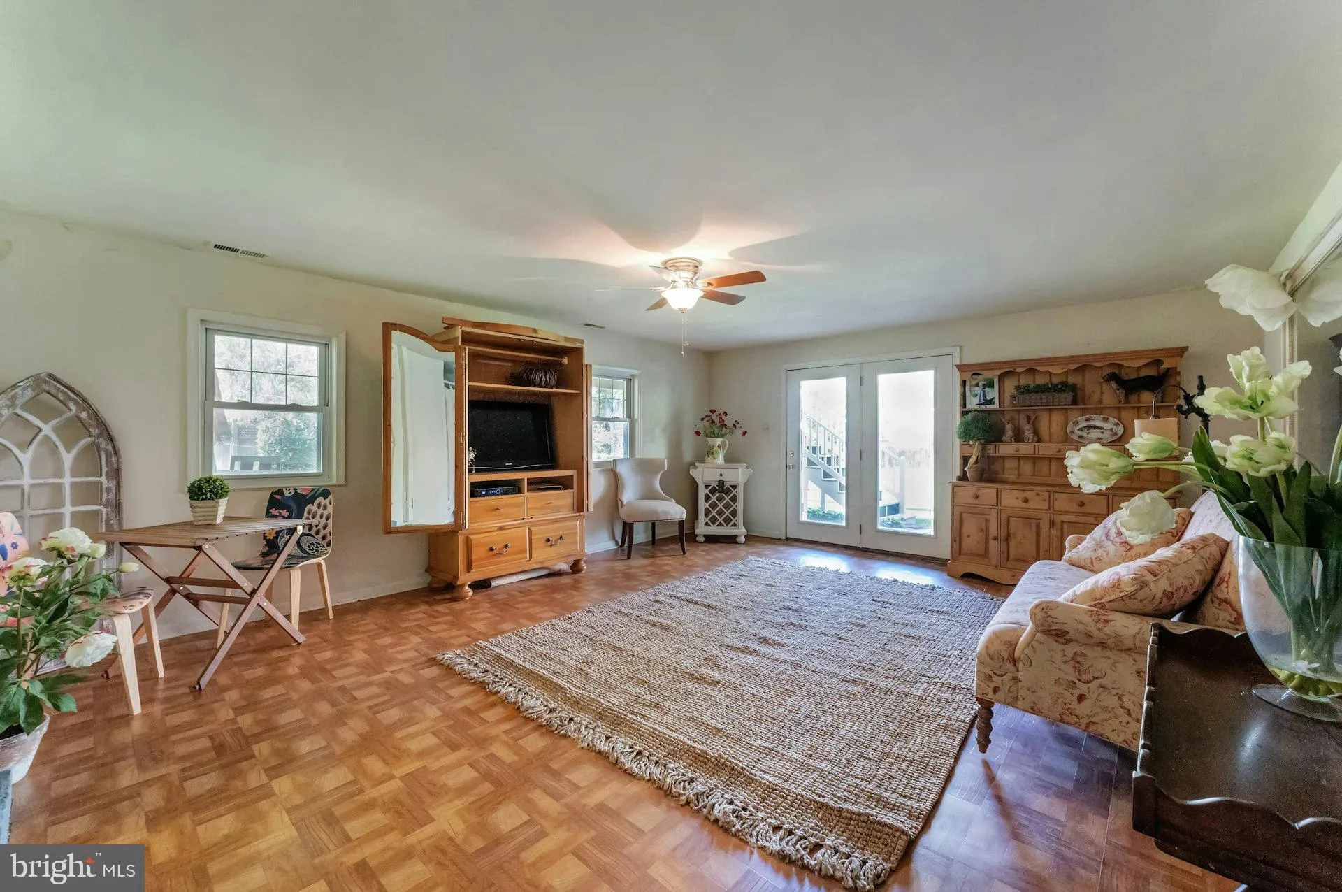 Vienna, Virginia 22181, United States, 5 Bedrooms Bedrooms, ,5 BathroomsBathrooms,Residential,Active,117031