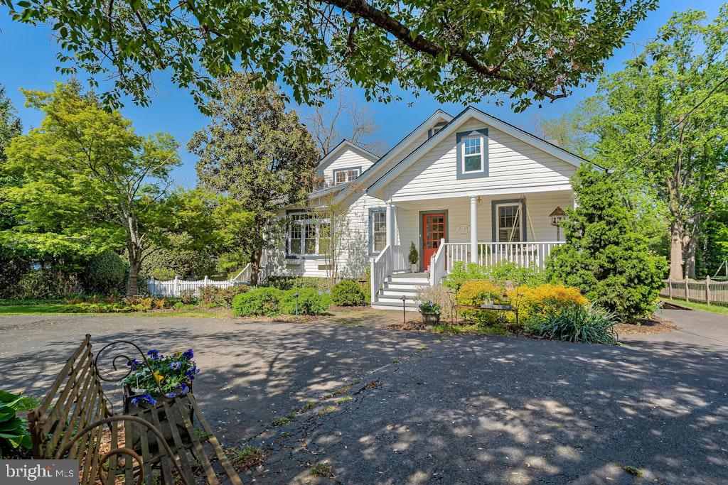 2731 HIDDEN ROAD