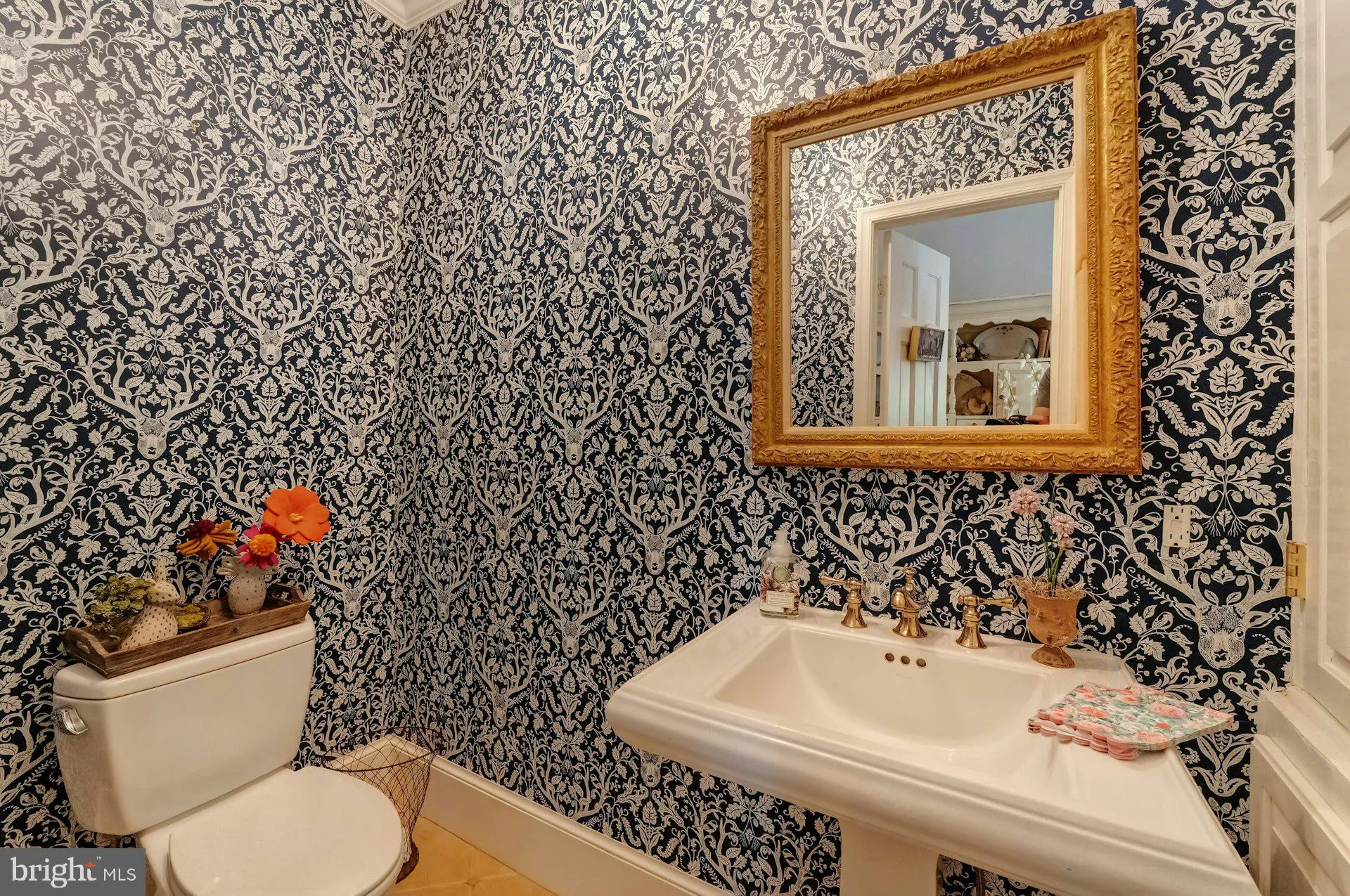 Vienna, Virginia 22181, United States, 5 Bedrooms Bedrooms, ,5 BathroomsBathrooms,Residential,Active,117031