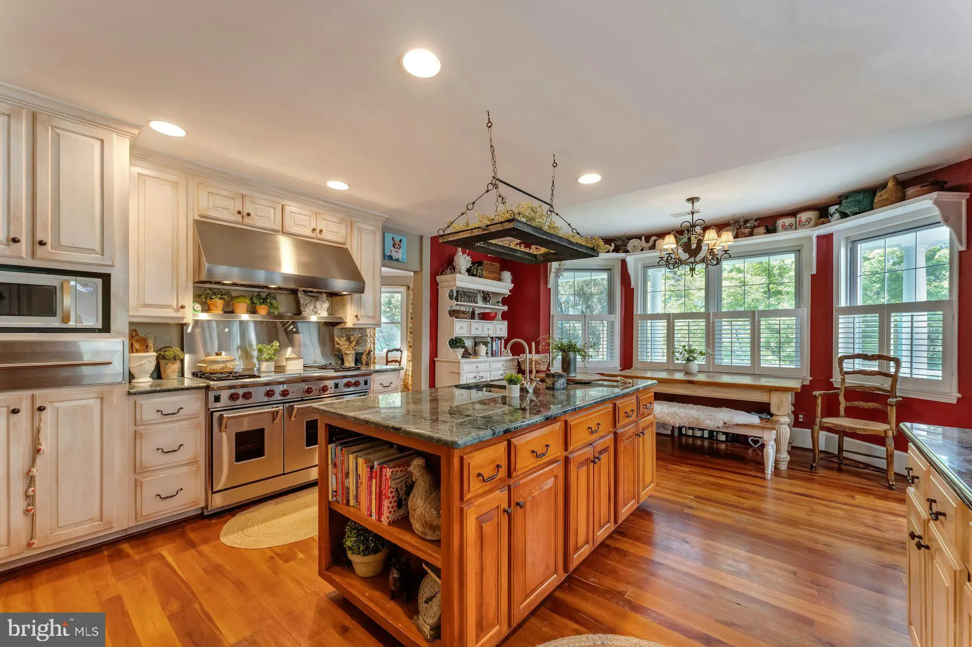 Vienna, Virginia 22181, United States, 5 Bedrooms Bedrooms, ,5 BathroomsBathrooms,Residential,Active,117031