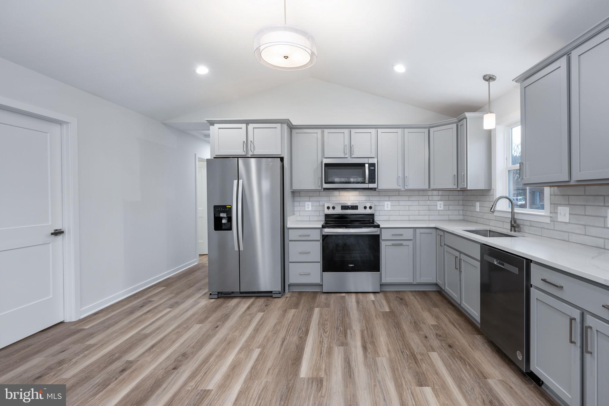 WESTMORELAND SHORES - Residential