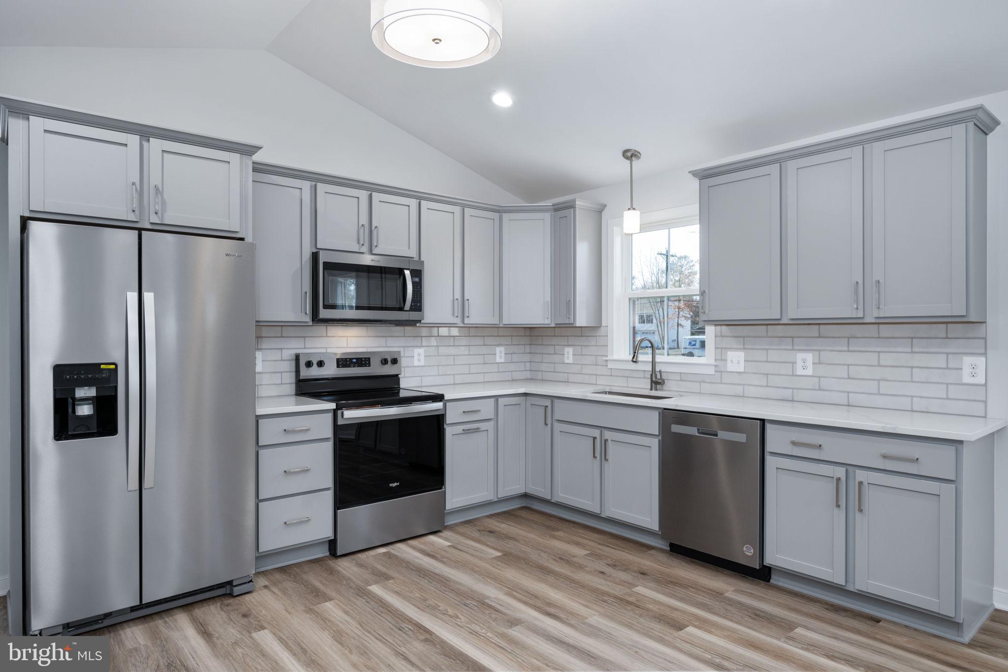 WESTMORELAND SHORES - Residential