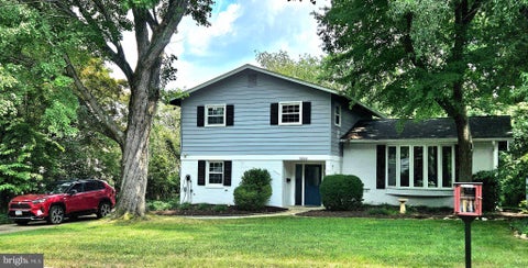Photo of 3803 Tall Oak Court, ANNANDALE, VA 22003 (MLS # VAFX2338912)