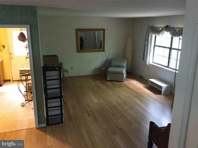 PINECREST - Residential