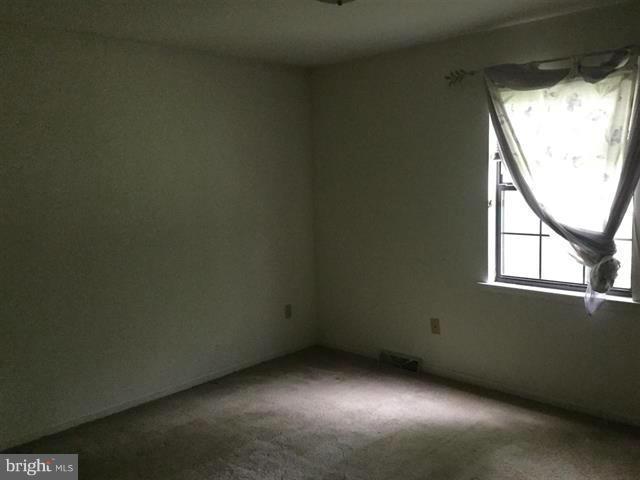 PINECREST - Residential