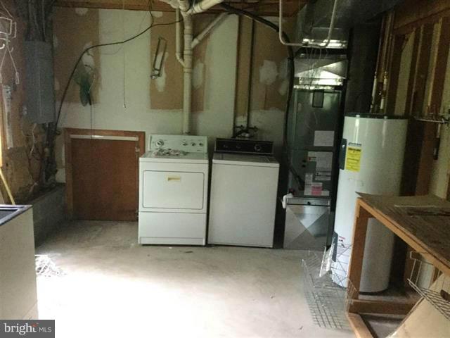 PINECREST - Residential