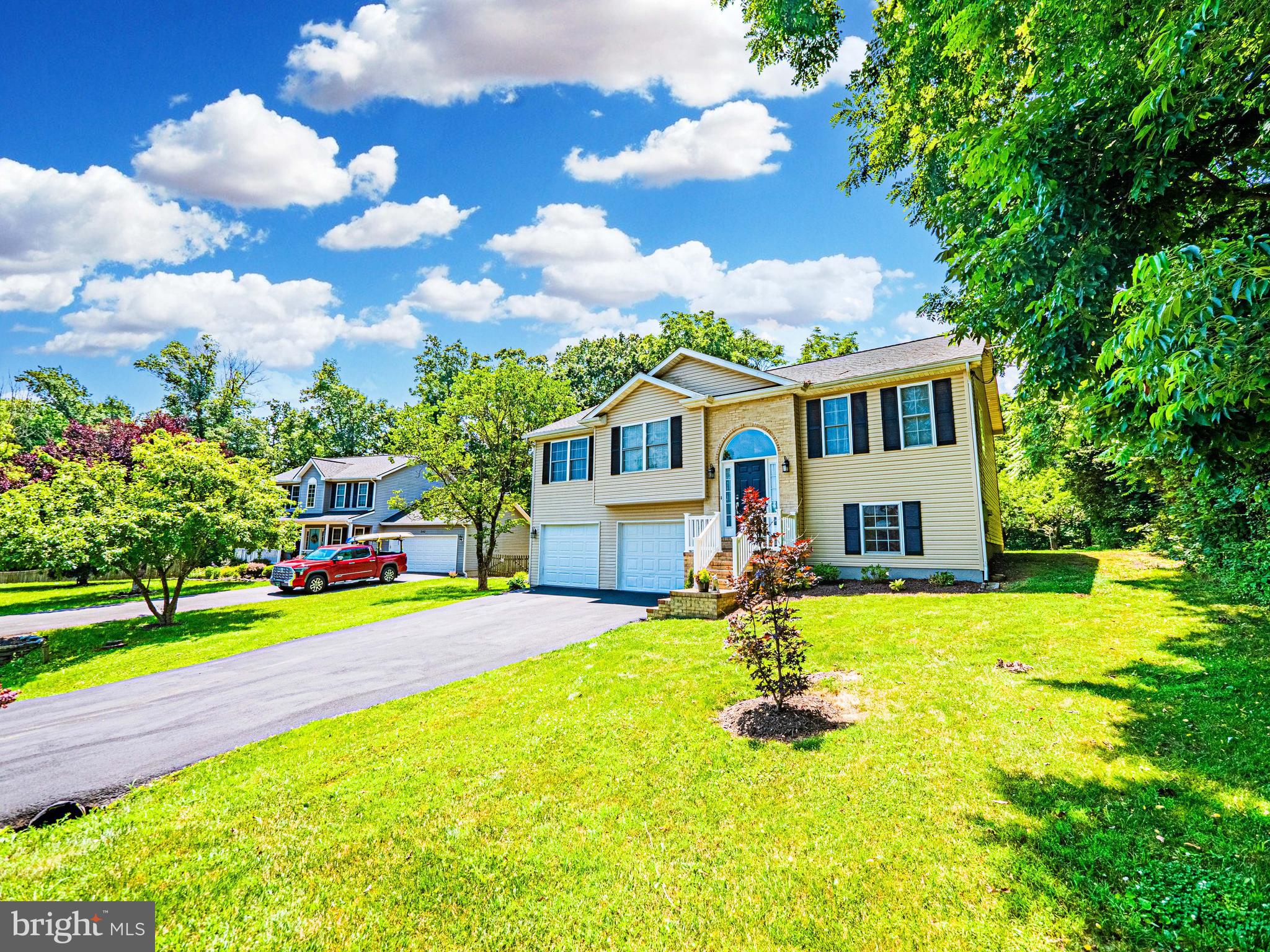 WOODBRIER MANOR - Residential