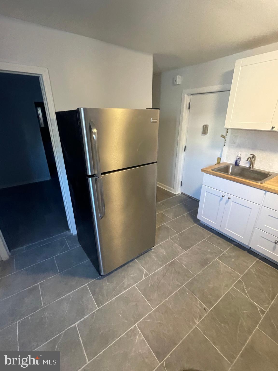 300 W COULTER STREET