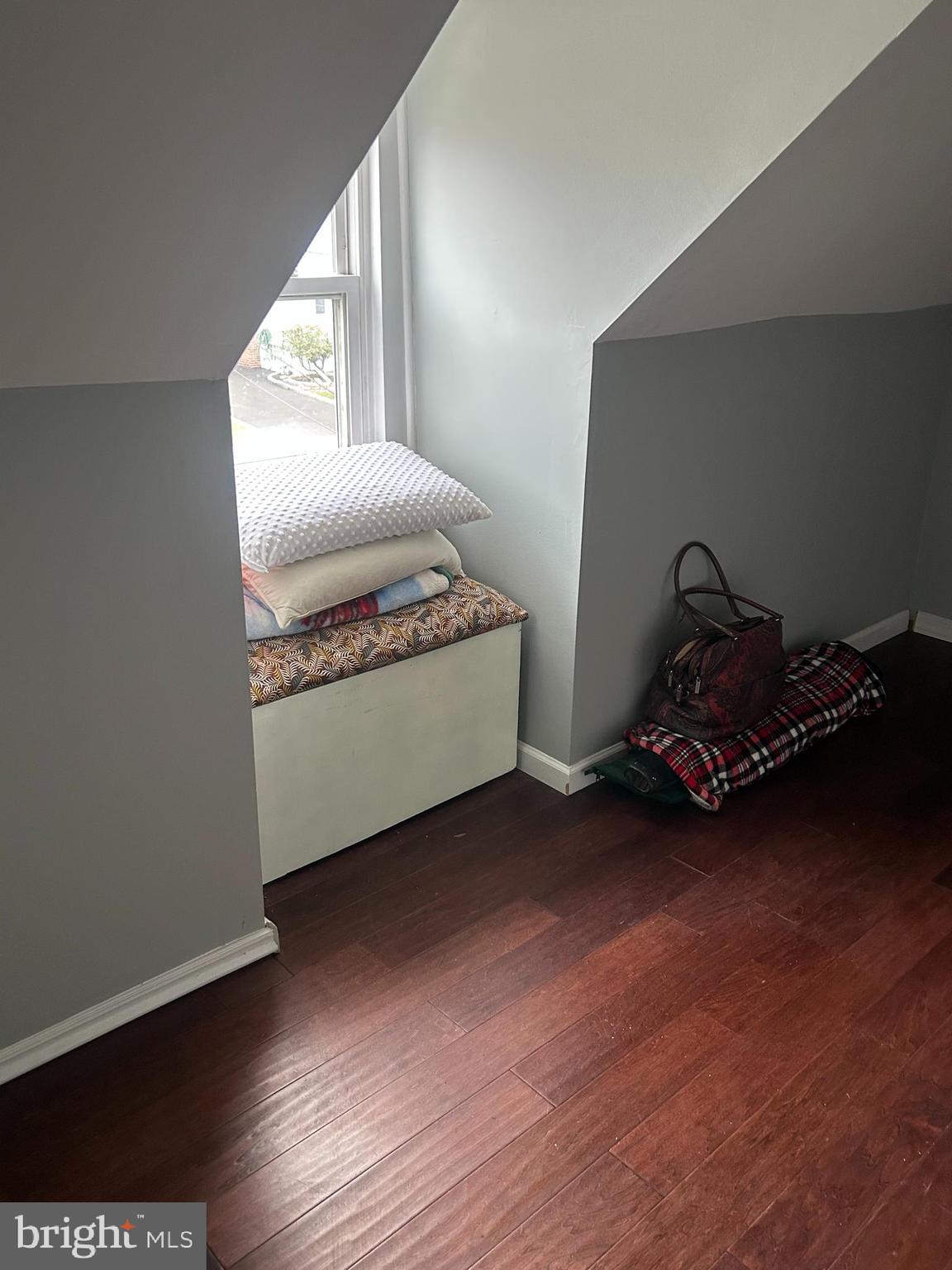 UPLAND VIL - Residential