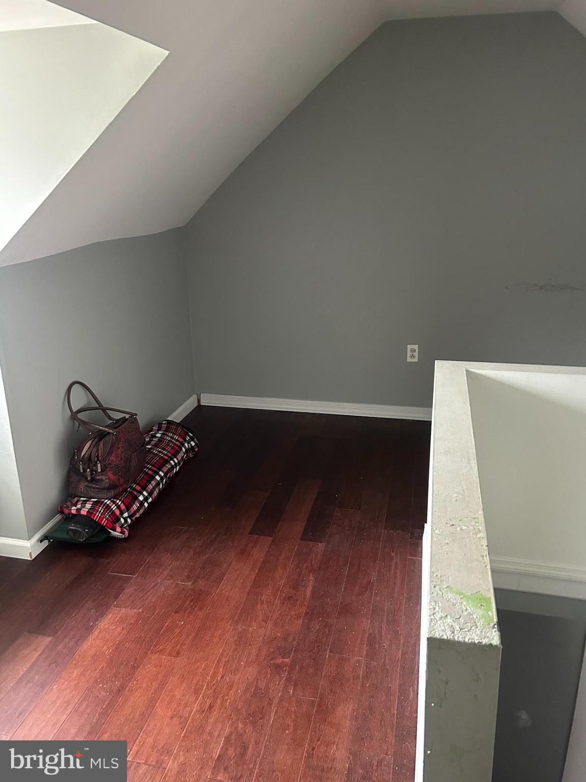 UPLAND VIL - Residential