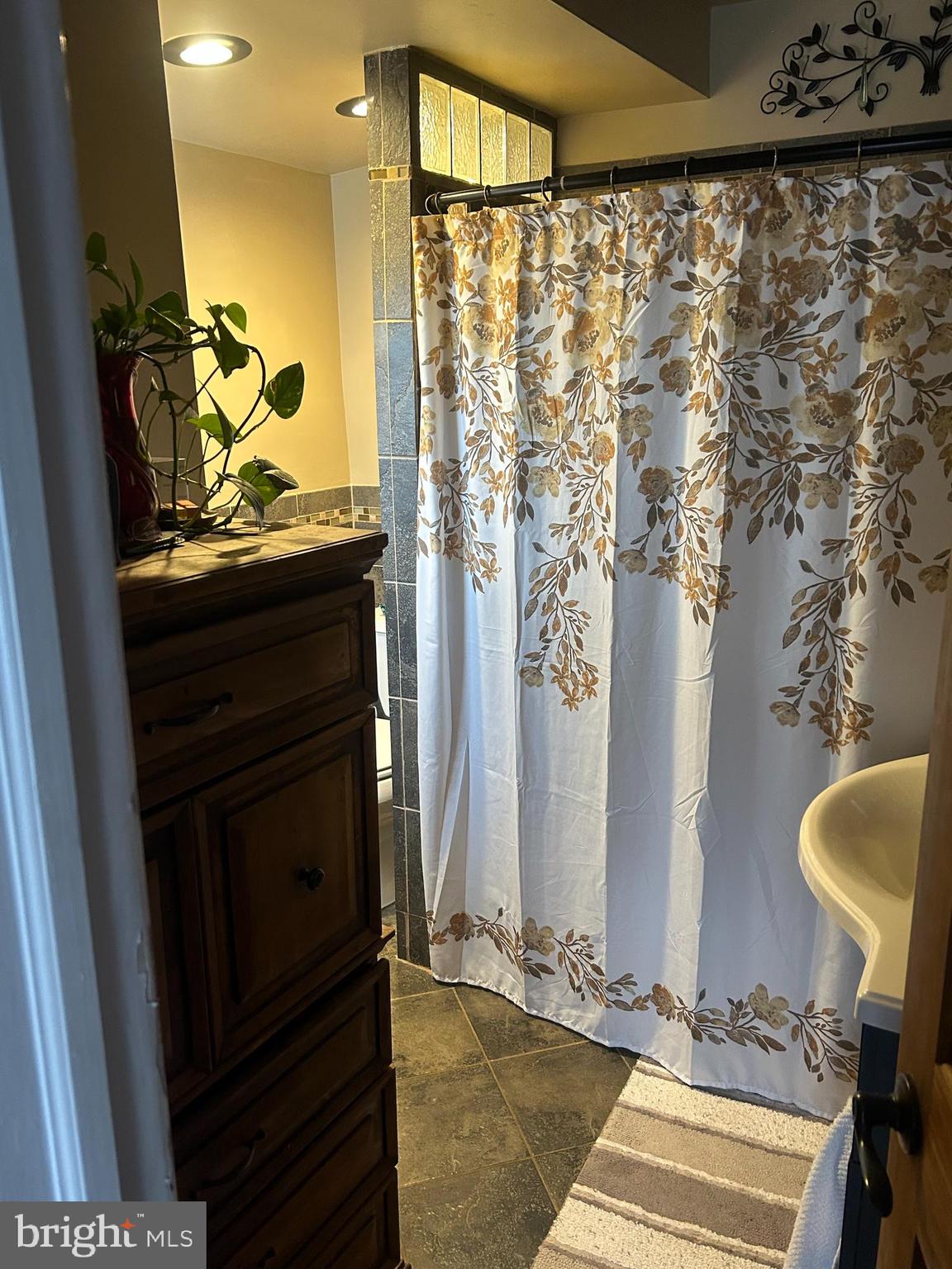 UPLAND VIL - Residential