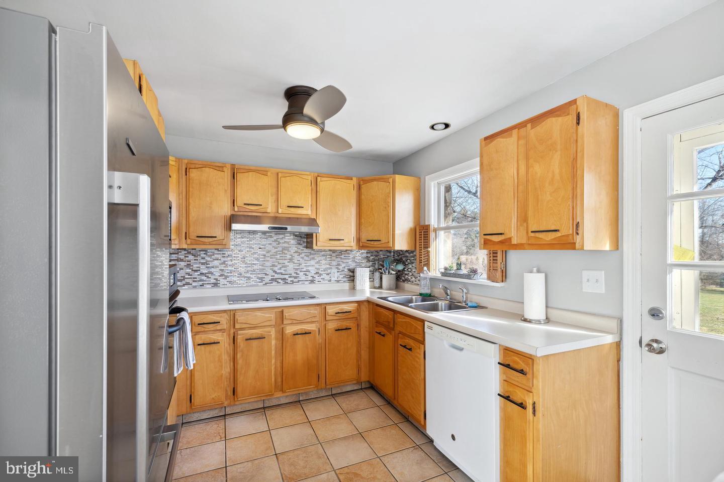 1539 EASTON LANE