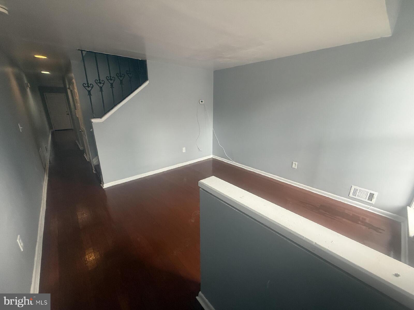 HOLLINS MARKET - Residential Lease