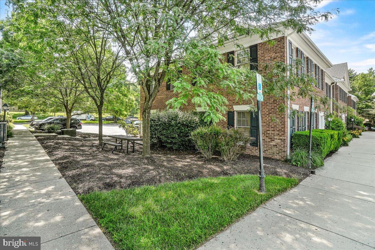 ELLICOTT CENTER - Residential