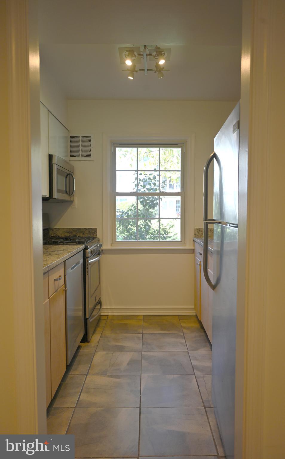 FOXCROFT COLONY - Residential Lease