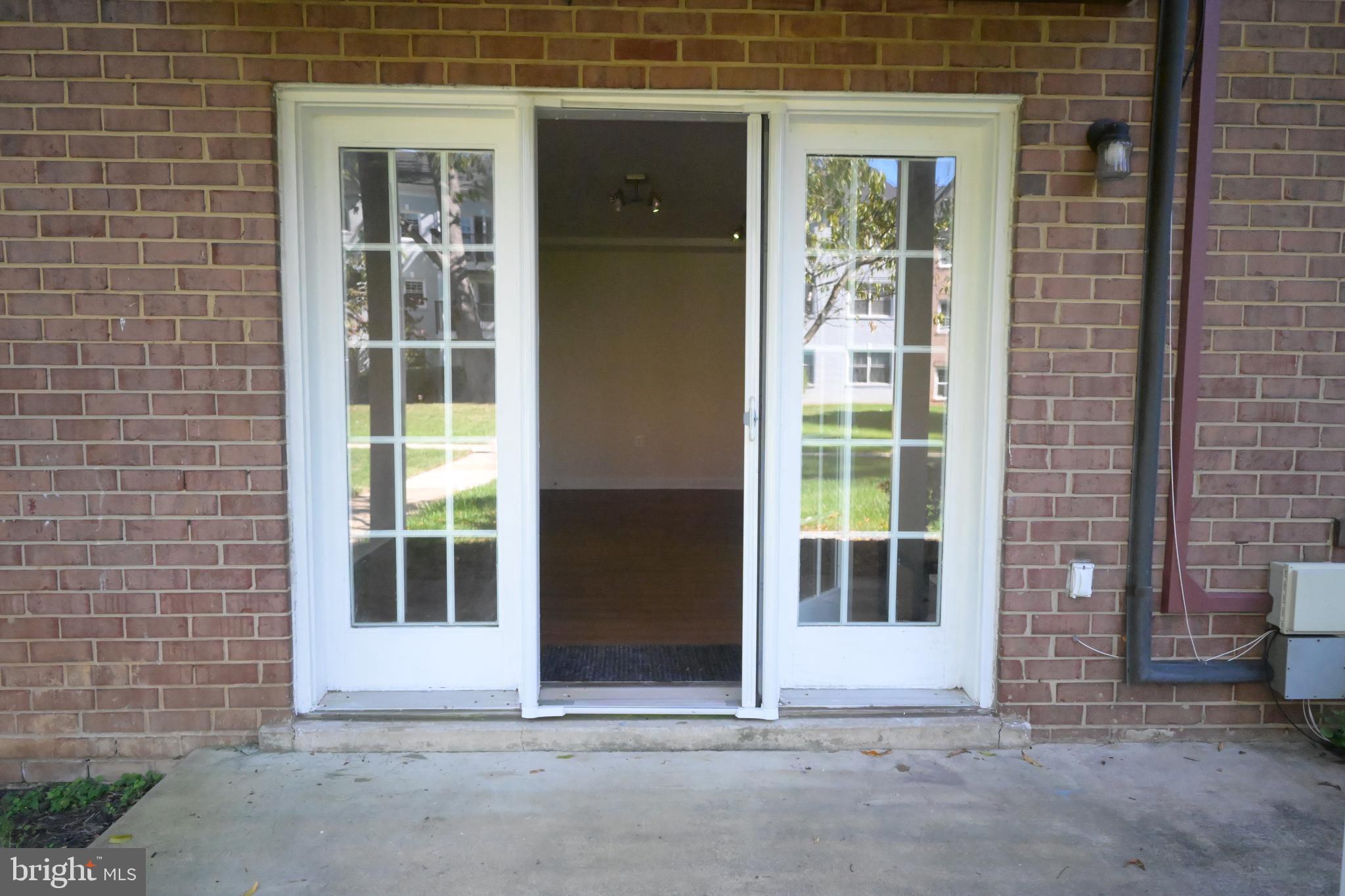 FOXCROFT COLONY - Residential Lease