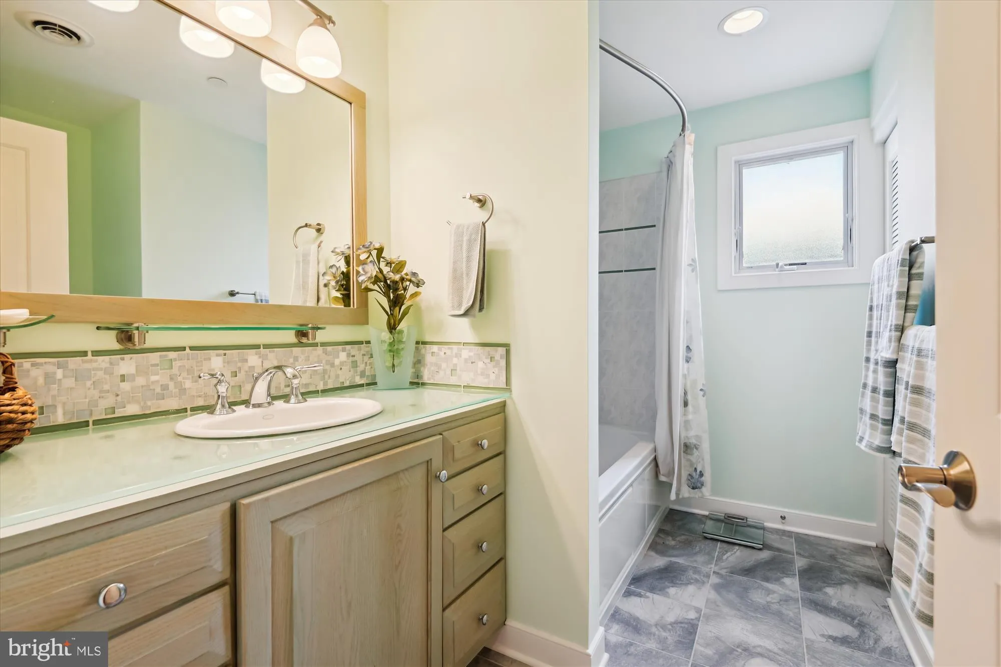 Annapolis, Maryland 21403, United States, 4 Bedrooms Bedrooms, ,3 BathroomsBathrooms,Residential,Active,132966