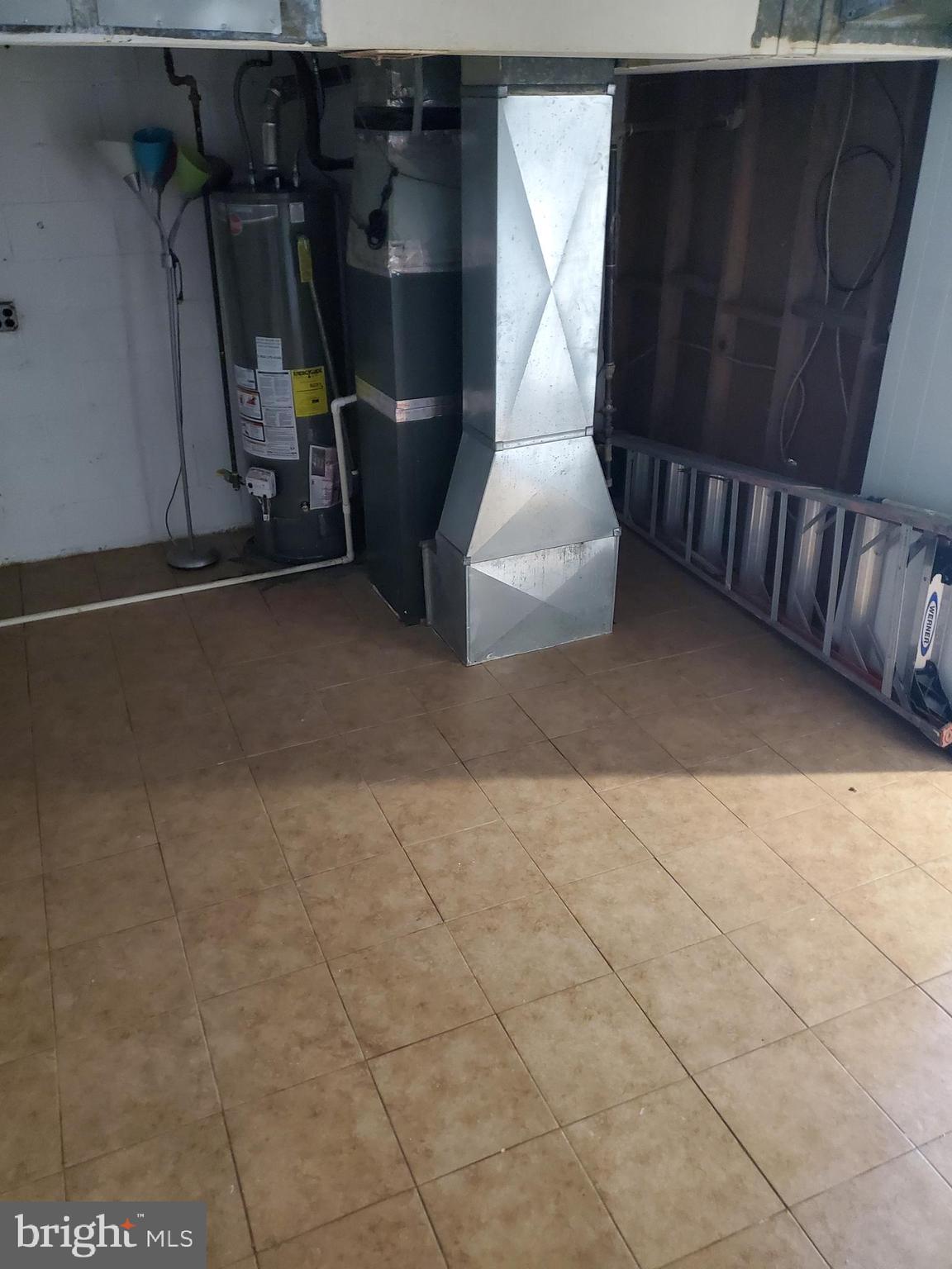 ESSEX - Residential Lease