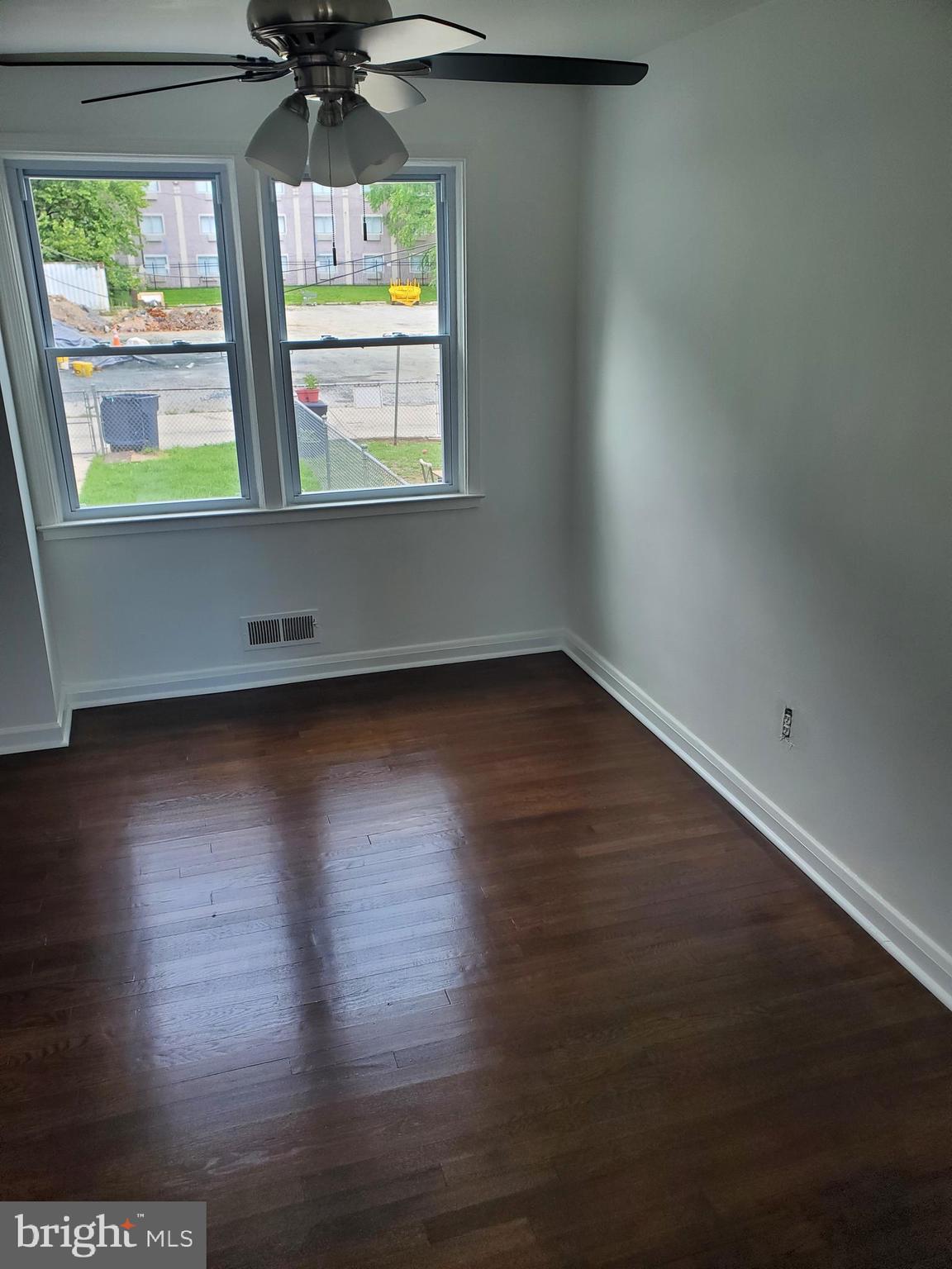 ESSEX - Residential Lease