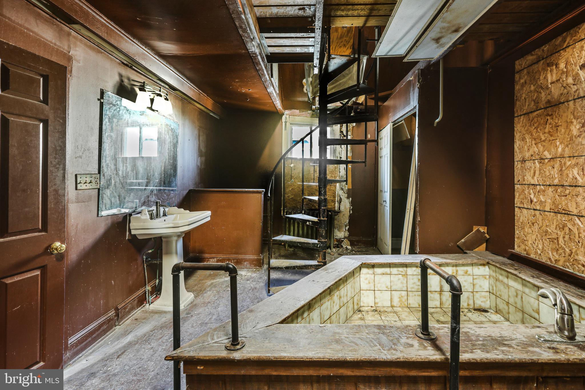 WOODBOURNE HEIGHTS - Residential