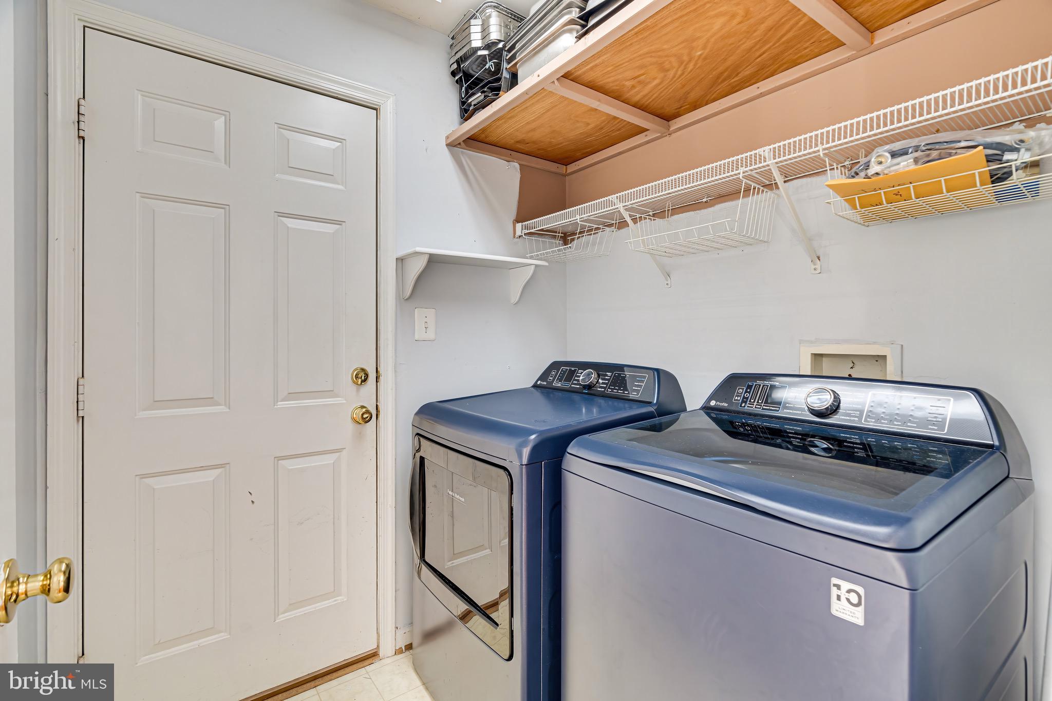 LEE'S CROSSING - Residential