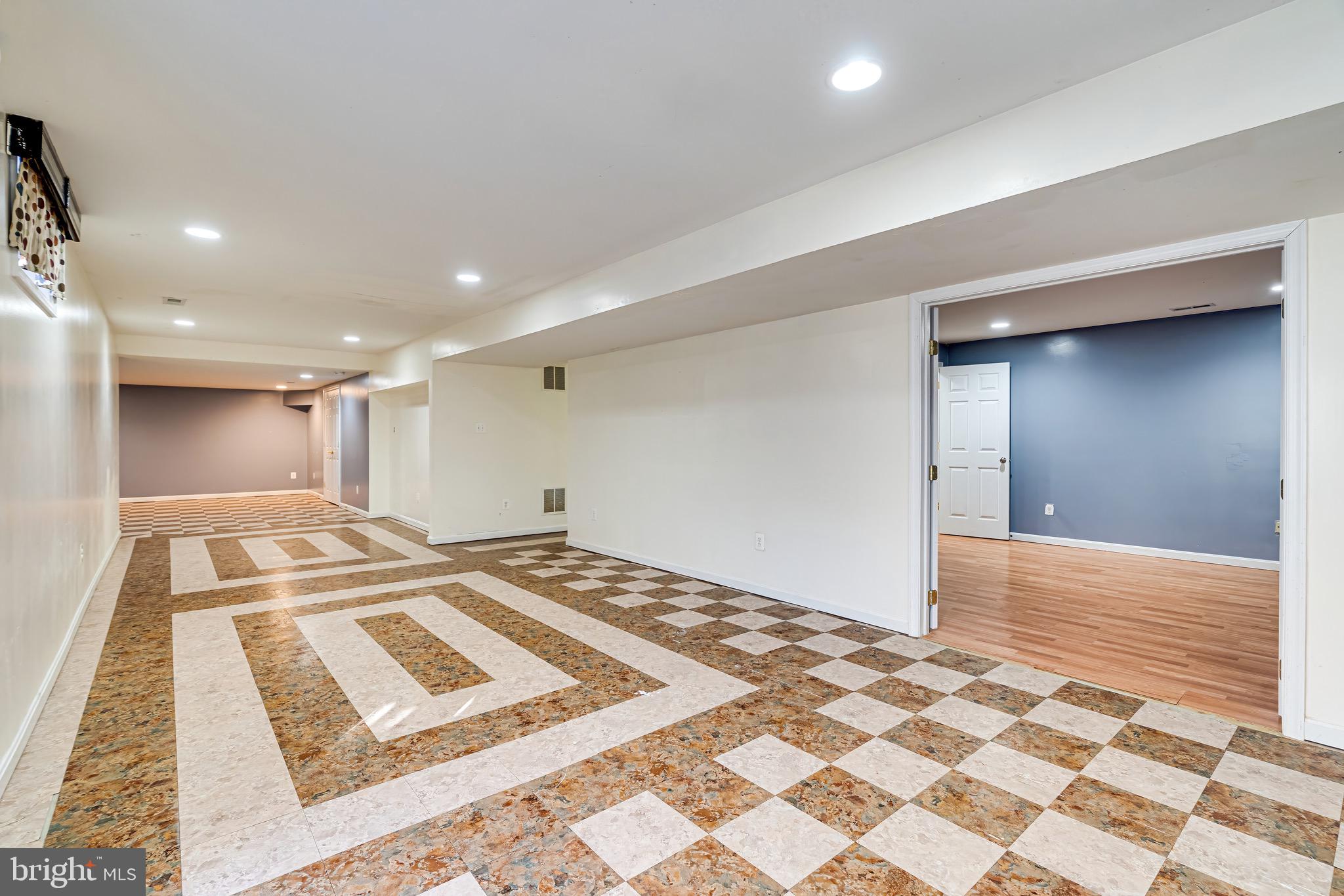 LEE'S CROSSING - Residential