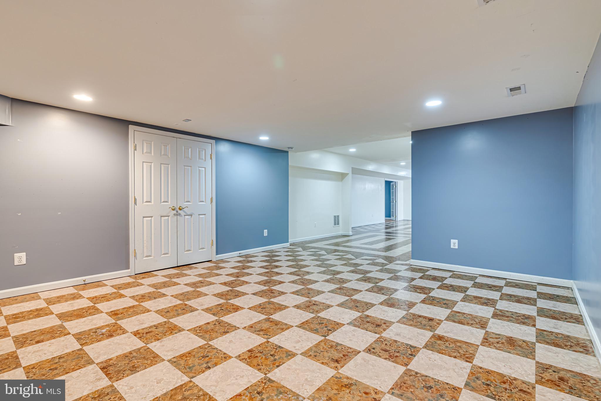 LEE'S CROSSING - Residential