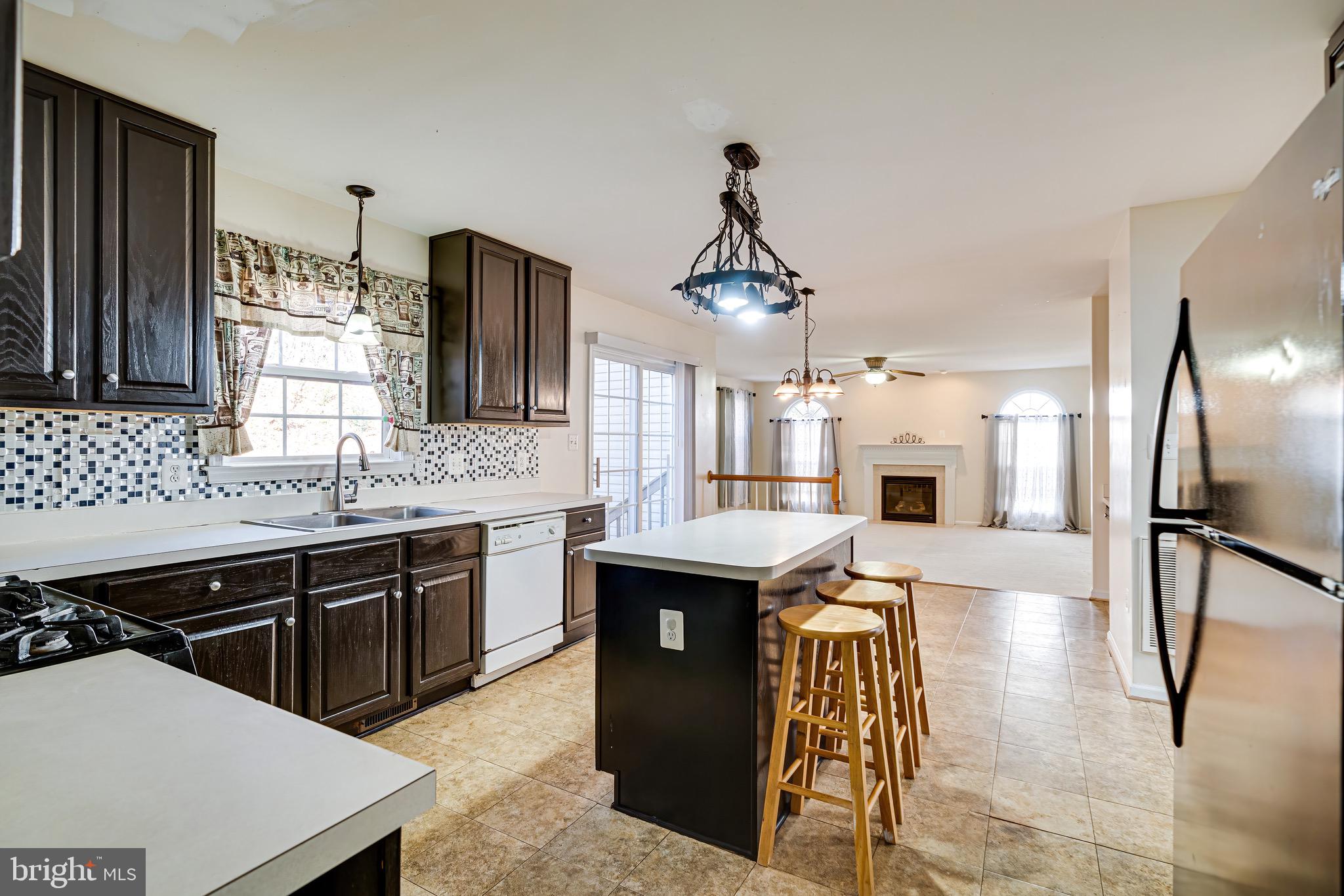 LEE'S CROSSING - Residential