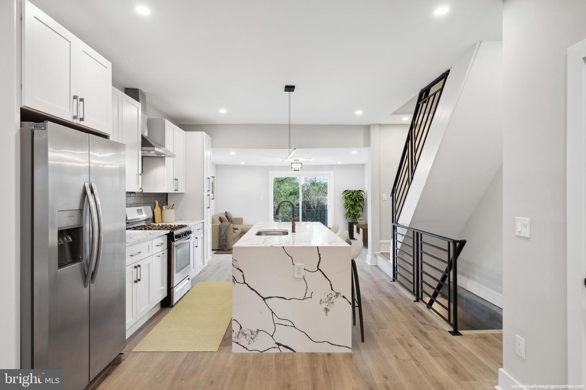 ROXBOROUGH - Residential